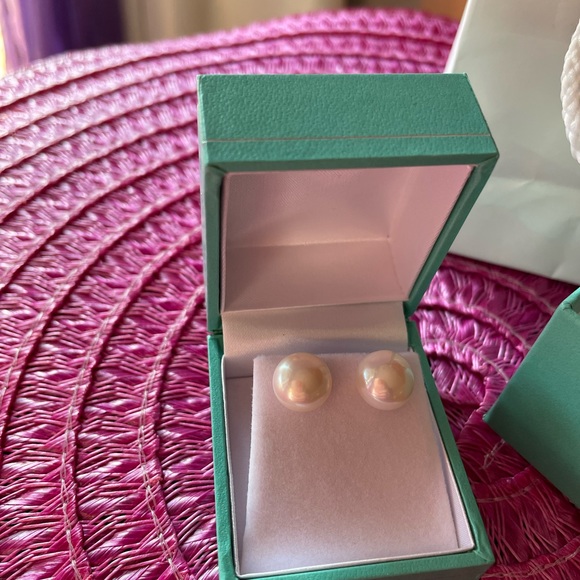 Freshwater Pearl Stud Earrings - Picture 1 of 2